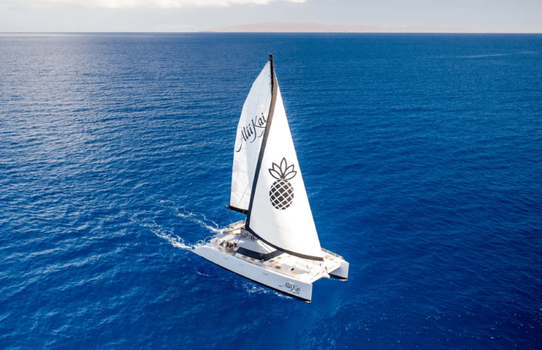 Ali’i Nui Molokini Deluxe Snorkel Sail